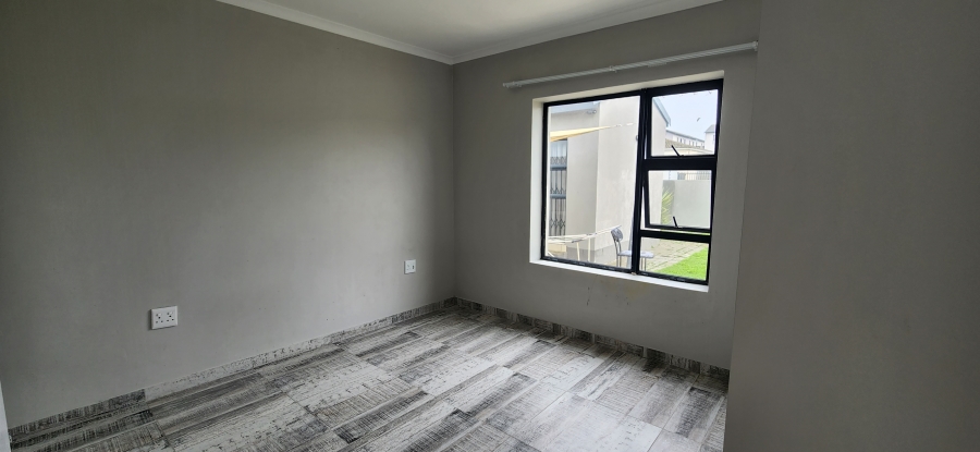 To Let 1 Bedroom Property for Rent in Parklands East Western Cape